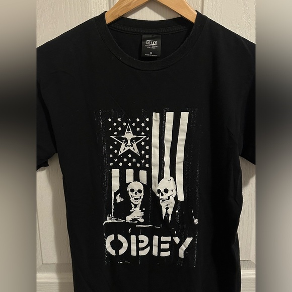 Obey Graphic T-shirt in Black - Picture 3 of 5